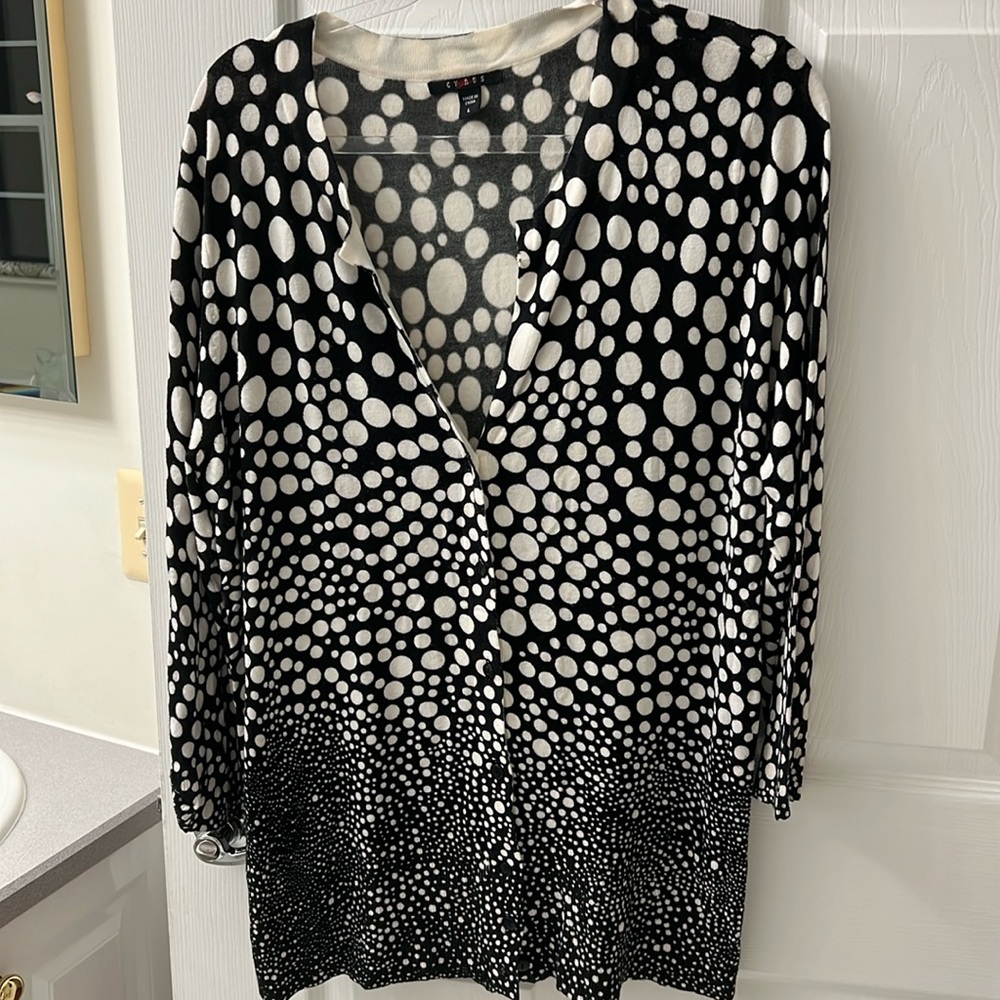 Cardigan black and white